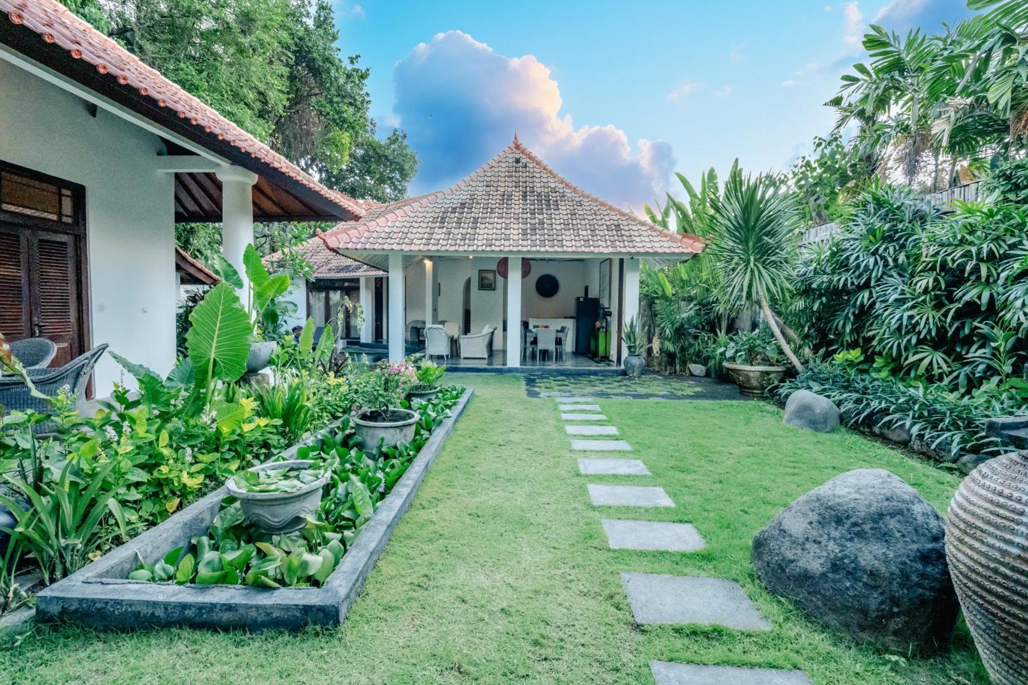 Villa Etnik Seminyak Exterior foto