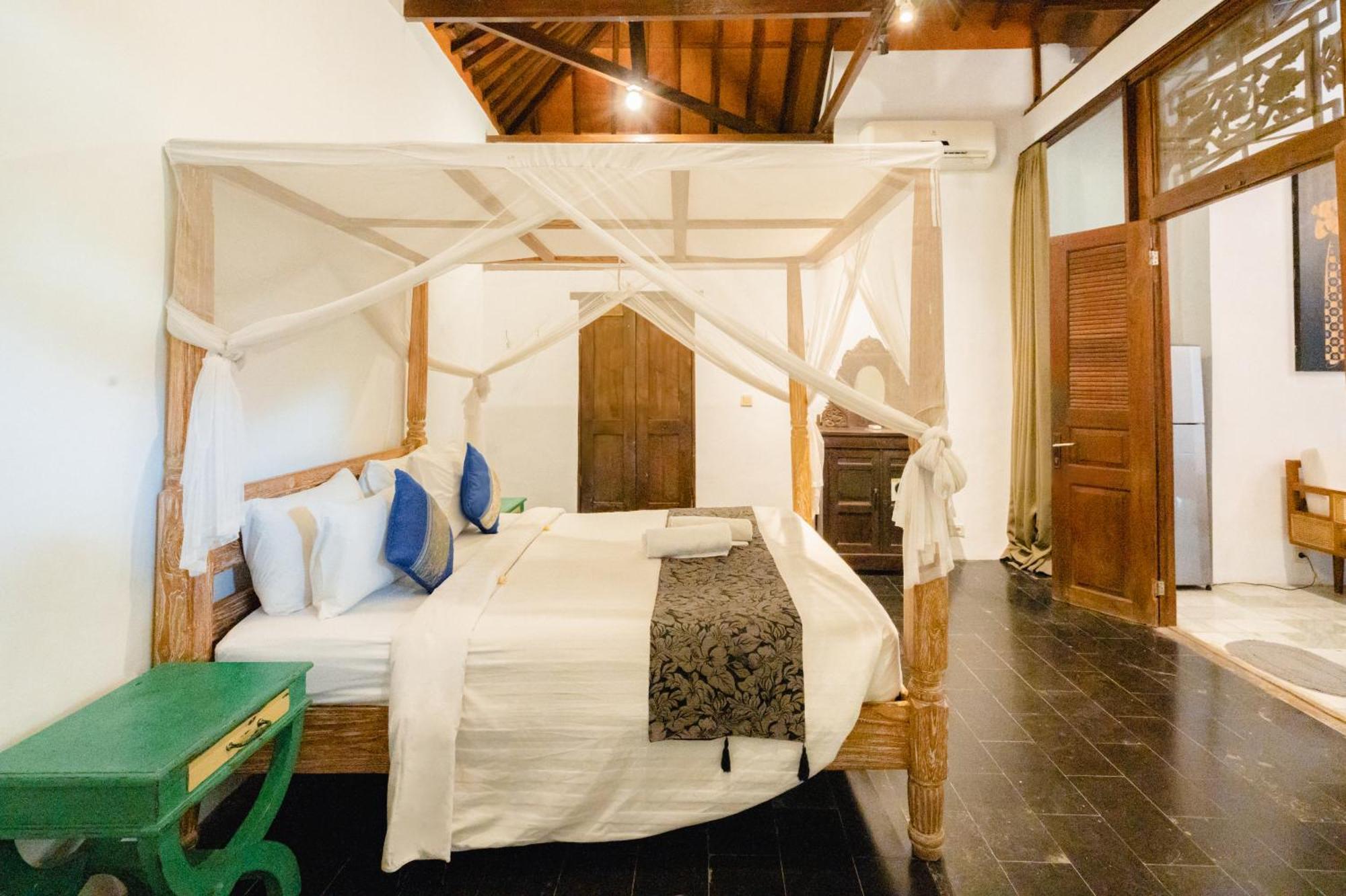 Villa Etnik Seminyak Exterior foto