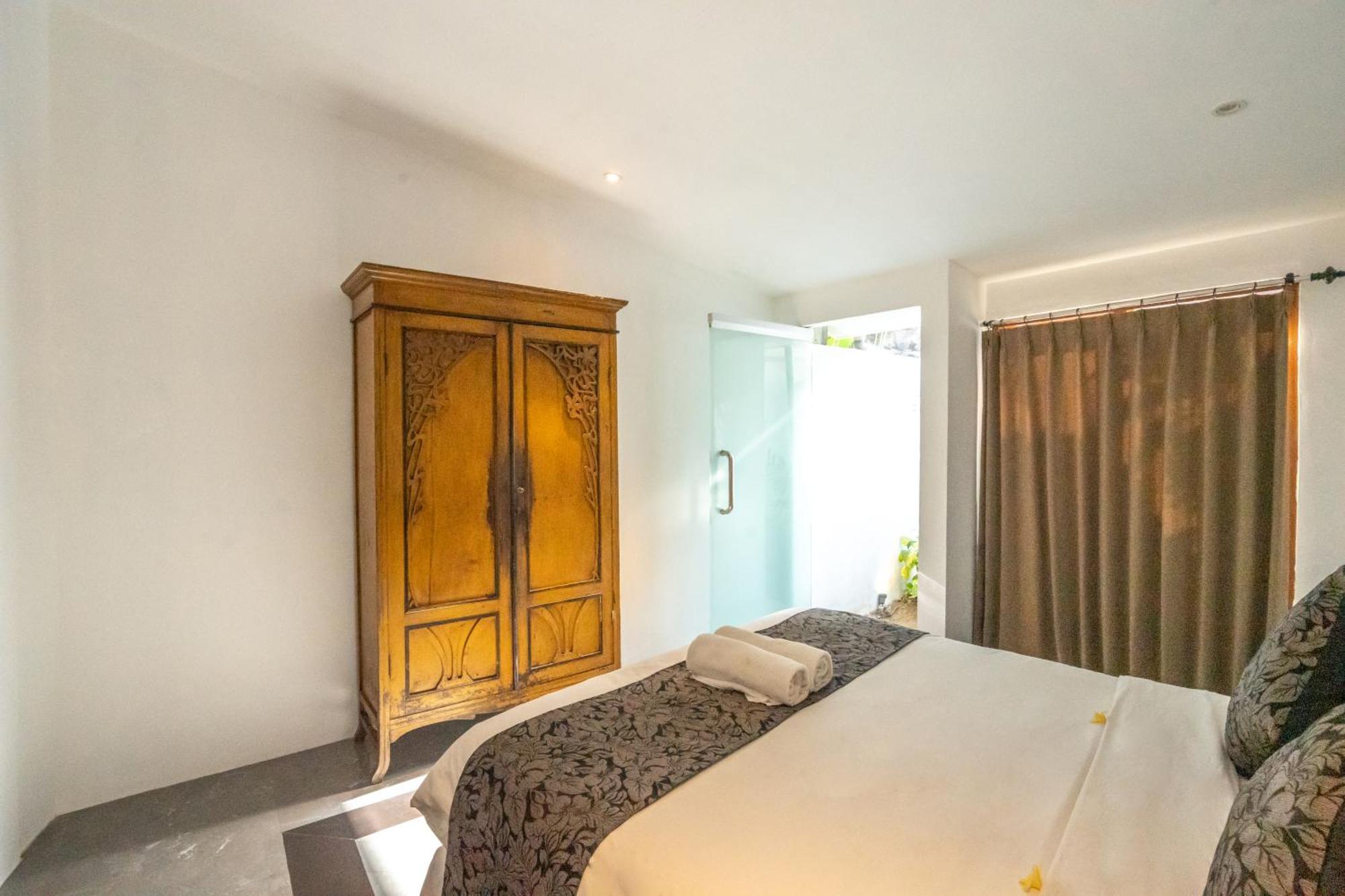 Villa Etnik Seminyak Exterior foto