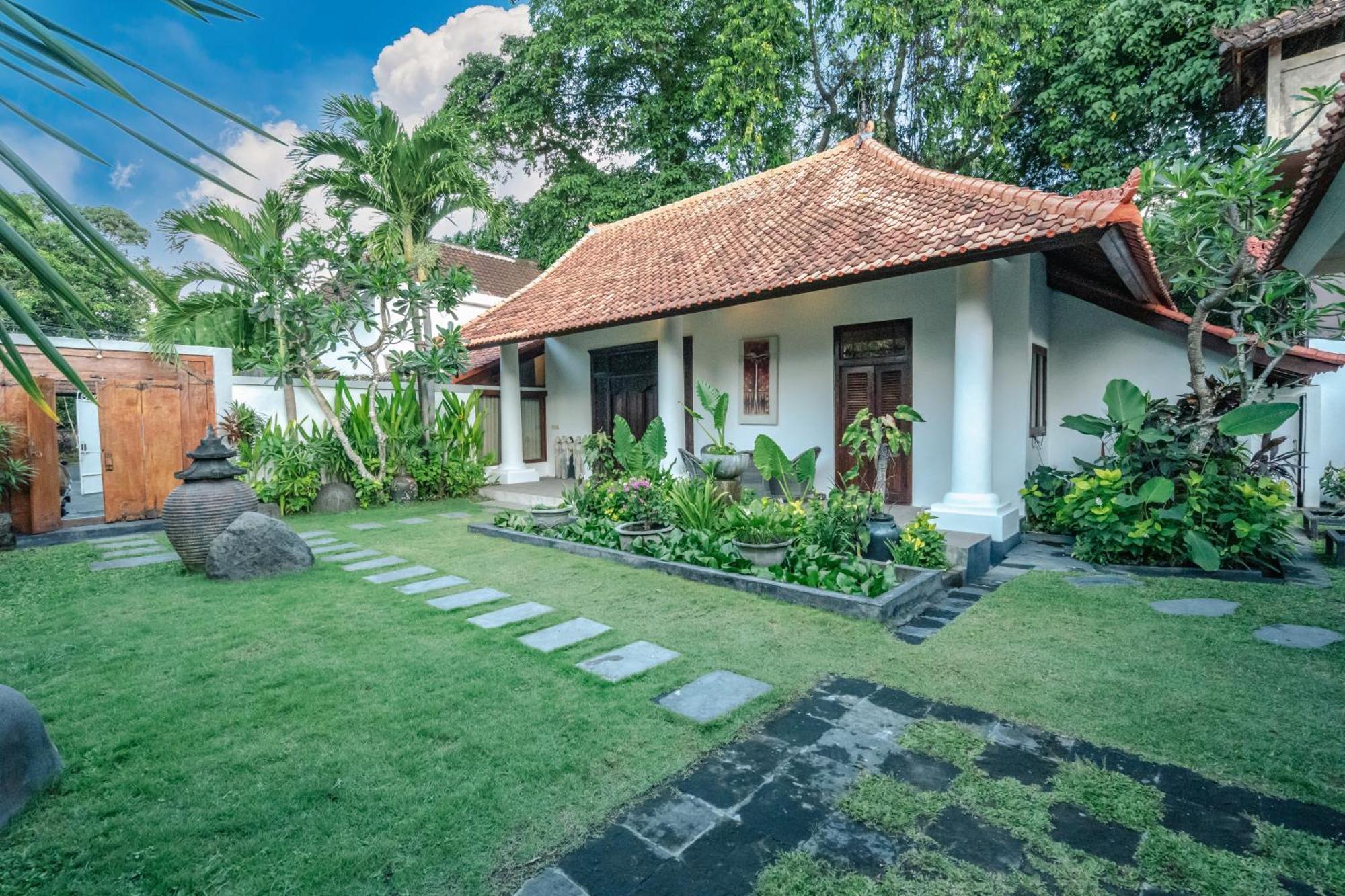 Villa Etnik Seminyak Exterior foto